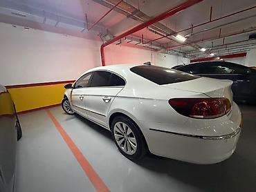 passat 2002: Volkswagen Passat CC – ağ rəngli, fastback kuzovlu 4 qapılı kupe — 5
