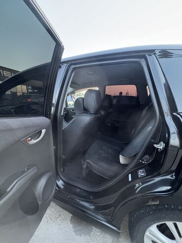 Honda: Honda Fit: 2010 г., 1.5 л, Автомат, Бензин, Хэтчбэк — 6