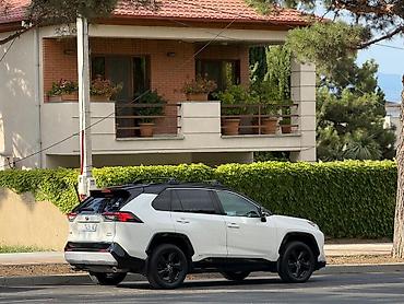 корай 5: Toyota RAV4: 2021 г., 2.5 л, Вариатор, Гибрид, Кроссовер — 1