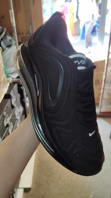 Women's Sneakers and athletic shoes: Original na lalafo.rs — 9 Women's Sneakers and athletic shoes: Original — 9