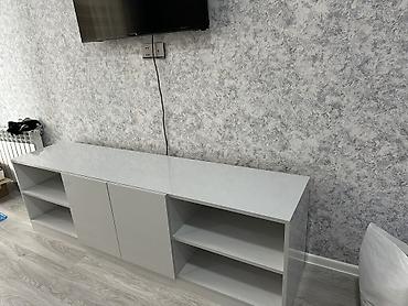 set mebel: İşlənmiş, Düz TV altlığı, Polkalı — 1