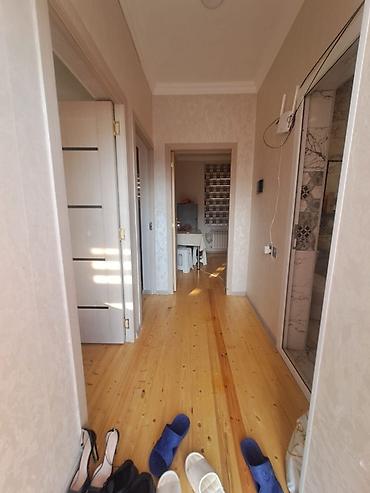 2 otaqli evler satilir: 1 mərtəbəli həyət evi Plan: - 2 otaq: qonaq otağı və yataq otağı - — 5