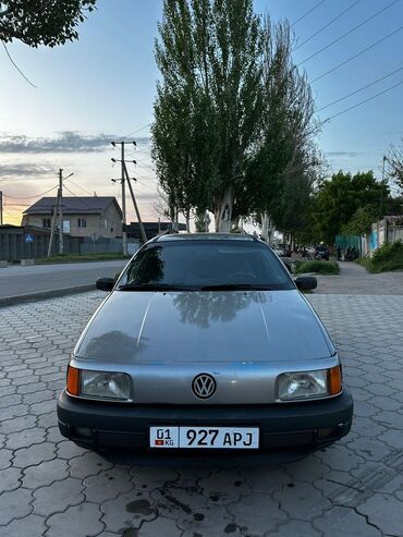 рассрочкага берем: Volkswagen Passat: 1990 г., 1.8 л, Механика, Бензин, Универсал