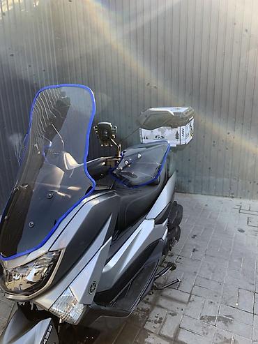 каска для мотоцикл: Yamaha NMAX — городской макси‑скутер с доработками для комфортных — 2