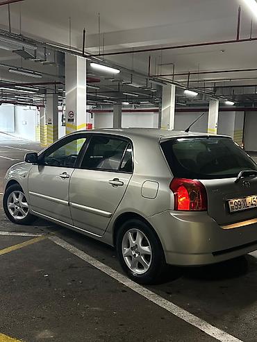 Toyota: Toyota Corolla hatchback (E120), gümüşü rəng. - Kuzov: 5 qapılı — 4