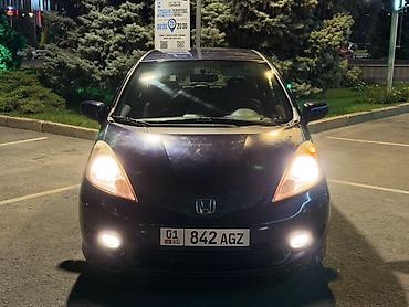 Honda Fit: 2010 г., 1.5 л, Автомат, Бензин, Хэтчбэк