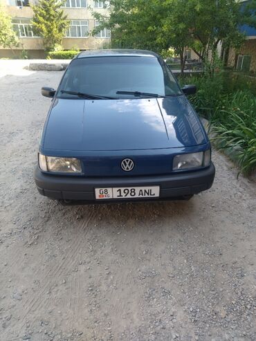 Volkswagen: Volkswagen Passat: 1989 г., 1.8 л, Механика, Бензин, Седан