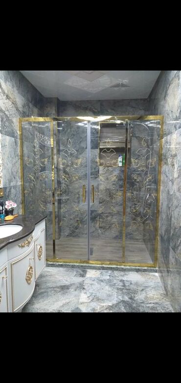Duş kabinaları, arakəsmələr: Yeni Arakəsmə, Künc üçün, Pulsuz çatdırılma — 15