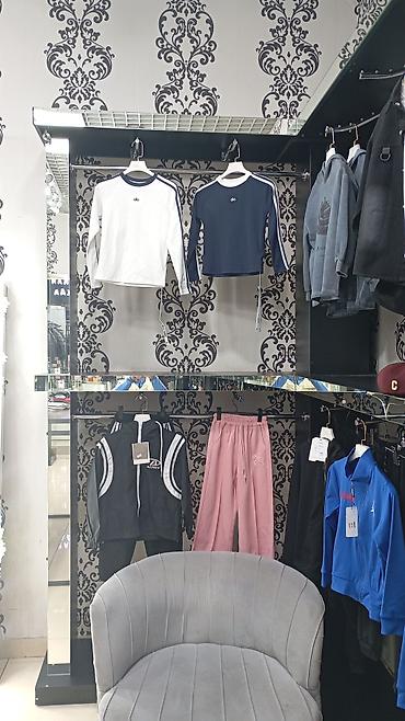 Стеллажи: Продается оборудование для бутика одежды качество шикарное — 2