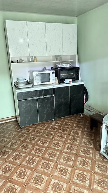 Продажа коттеджей и домов: Продаётся частный дом с огородом. -Район Старый толчок -Площадь — 11