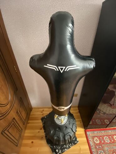 Musiqi alətləri: Sərbəst dayanan boks manekeni – məşq üçün ideal. - İnsan bədəni