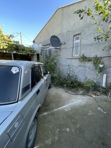 Həyət evləri və villaların satışı: Həyətyanı sahəsi olan fərdi ev - Həyətdə avtomobil üçün dayanacaq — 3