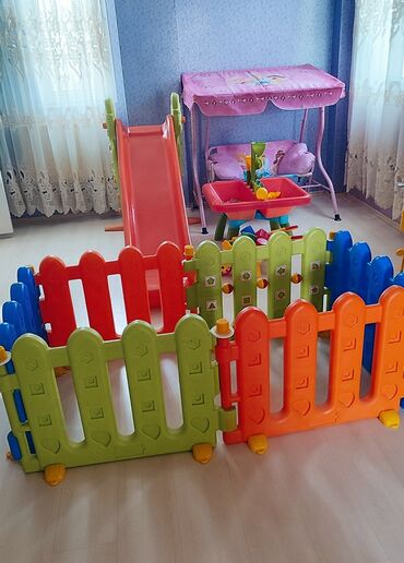 Uşaqlar üçün digər mallar: Детский уголок.Состоит из горки,песочницы,качелей и загона. Аксессуары — 6