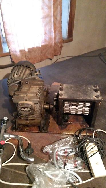 Çörəkbişirənlər: Məhsulların təsviri: 1) Taxta kofe/jurnal masası - Material: massiv — 23