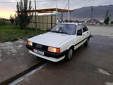 Унаа сатуу: Audi 80: 1986 г., 1.8 л, Кол менен иштөөчү, Бензин, Седан — 2