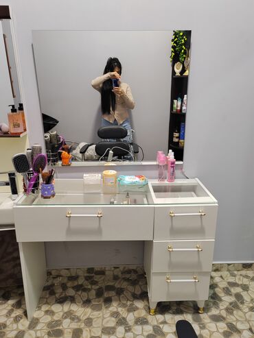 qarışqa yumurtası yağı aptek: Yeni, Makiyaj üçün masa, Güzgülü