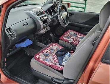 camry 2020: Honda Fit: 2005 г., 1.3 л, Автомат, Бензин, Хэтчбэк — 6