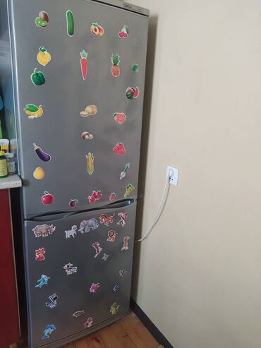 продаю холодильник бу: Б/у Двухкамерный Atlant Холодильник цвет - Серый