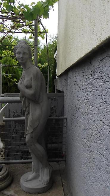 Figure: ARMIRANA BETONSKA DEVOJKA 2M | Armirana devojka 2 m od betona teška — 2