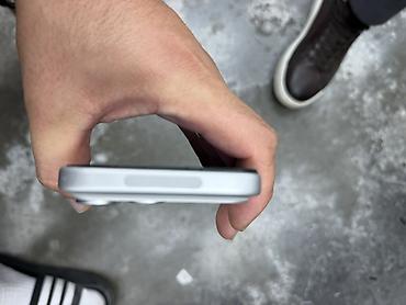 Apple iPhone: Смартфон Apple iPhone (серебристый/белый) Особенности и функции: - — 9