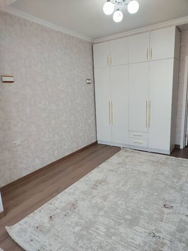 дешевые квартиры в оше: 2 бөлмө, 62 кв. м, Элитка, 9 кабат, Евроремонт