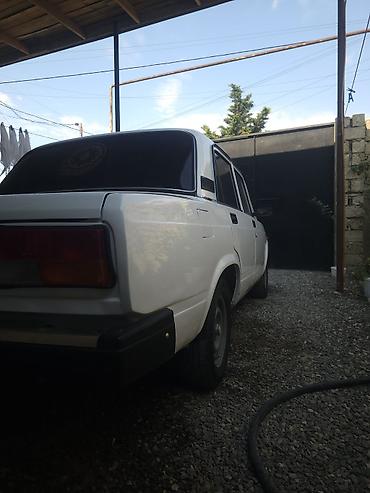 celiloglu elaqe nomresi: VAZ 2107, ağ rəng, sedan gövdə. Xüsusiyyətlər: - Klassik “07” — 6