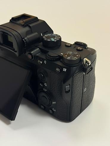 sony a7s iii: Sony α7 III (ILCE‑7M3) — тушка E‑mount. Ключевые особенности: - — 5