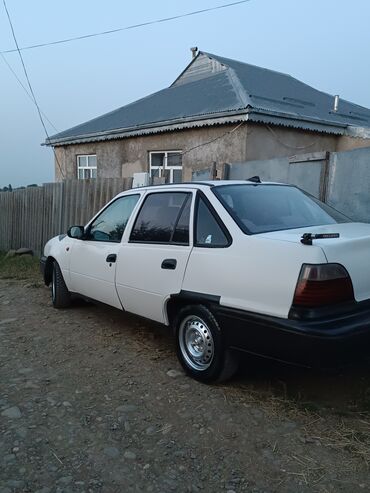 tofaş maşın: Daewoo Nexia: 1.5 л | 1996 г. Седан