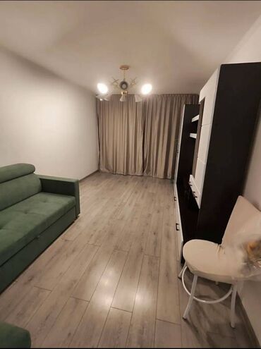 продаю дом азия мол: 1 комната, 33 м², 104 серия, 3 этаж