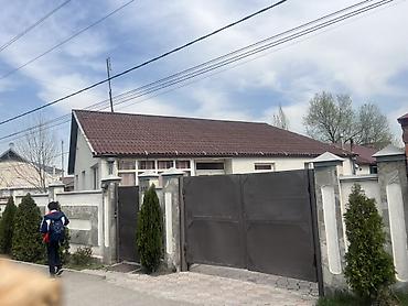 Продажа коттеджей и домов: Продается просторный дом с полностью обустроенными жилыми помещениями — 1