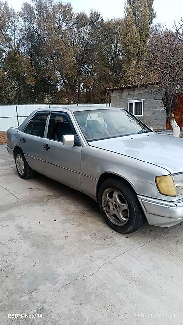 авто б: Mercedes-Benz W124: 1990 г., 2.3 л, Механика, Бензин, Седан — 4