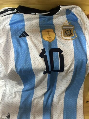 Перчатки: Argentina millisi Messi forması yeni alınıb istifade olunmayıb
