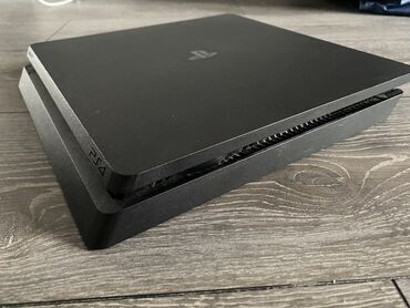 PS4 (Sony PlayStation 4): Sony PlayStation 4 slim 500gb В отличном состоянии не прошитый В