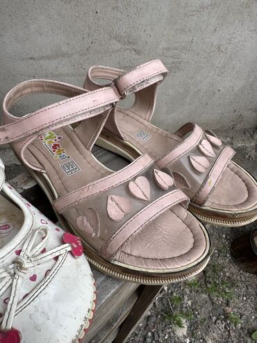 с паетками: Кожаные сандали, турецкого производства б/у, 30 размер, цена 300 с