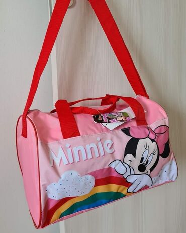 Sportske torbe i rančevi: Dečije torbe za trening/putovanja . 38*22
Cena 1600 din — 23