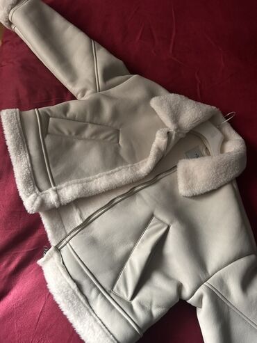 qara cins pencekler: Lc Waikiki, M (EU 38)