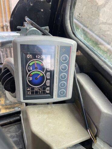 Ekskavatorlar: İdeal vəziyyətdə zavodskoy mini ekskavator — 13