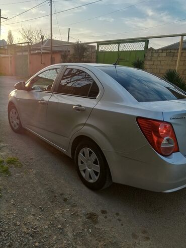 Chevrolet: Chevrolet Aveo: 1.4 l | 2012 il 193600 km Sedan — 12