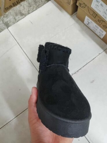 Ugg obuća: Ugg mini čizme, bоја - Bež — 9