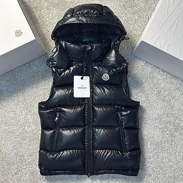 Пуховый жилет Moncler, черный, размер M. - Материал верха: глянцевая