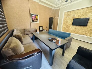 Restoran, kafelər: - Yumşaq divan dəstləri: 2 və 3 nəfərlik Qabaq Masası İlə birgə dəst — 9