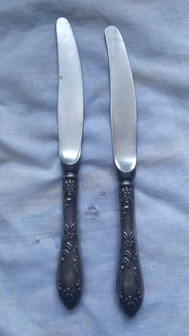 Süfrə ləvazimat dəstləri: Klassik naxışlı süfrə dəsti – qaşıq və çəngəllər - Tərkib: 3 ədəd iri — 12