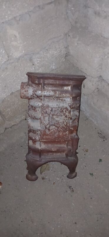 Boçkalar və çəlləklər: Döküm soba– təbii qazla işləyən, klassik tip. - Material: tam çuqun