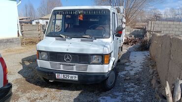 эвакуатор кочкор: Жеңил жүк ташуучу унаа, Mercedes-Benz, Дубль, 2 т, Колдонулган