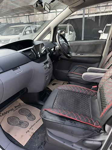 Toyota: Toyota Voxy: 2005 г., 2 л, Автомат, Бензин, Минивэн — 7