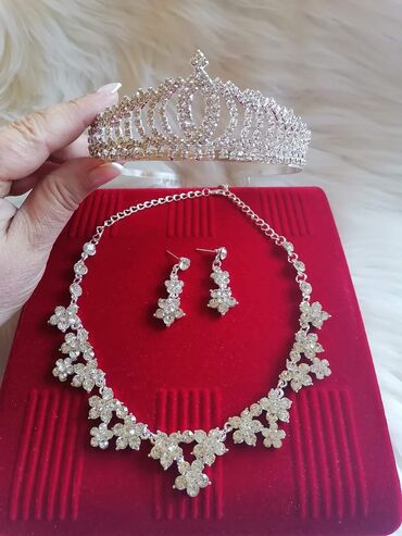 Setovi nakita: Cena 2500 din — 13