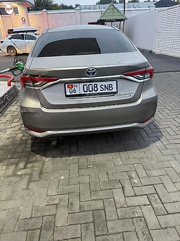 06: Toyota Corolla: 2020 г., 1.8 л, Гибрид, Седан — 3