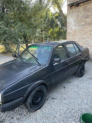 Унаа сатуу: Volkswagen Jetta: 1989 г., 1.8 л, Кол менен иштөөчү, Бензин, Седан — 2