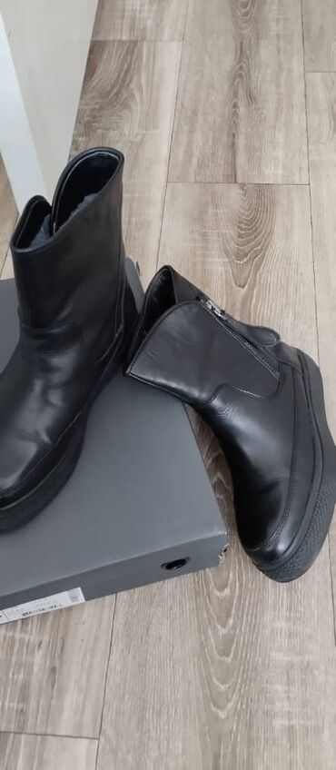 Женская обувь: Сапоги, 35, цвет - Черный