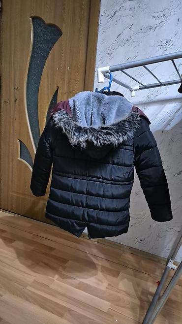 ust: Uşaq üçün qışlıq şişmə kurtka - Rəng: qara, bordo detallarla - Model — 1